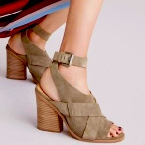 MARC FISHER Suede sandals with block heels size 9 1/2